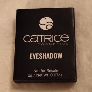 NWT! Catrice Cosmetics Luminous Lilac Eyeshadow